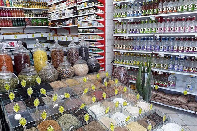 کشف بیش از ۸ هزار قلم کالای غیر مجاز در عطاری‌های استان