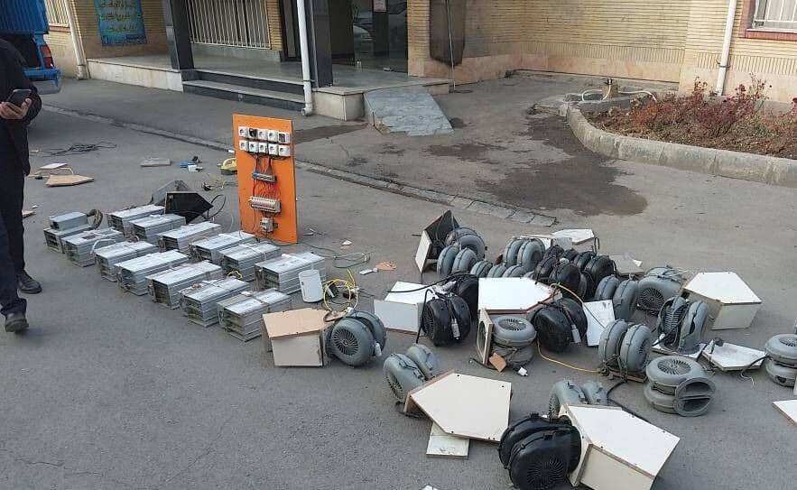 کشف ۱۳ دستگاه ماینر غیرمجاز در مدرسه غیرانتفاعی میاندوآب