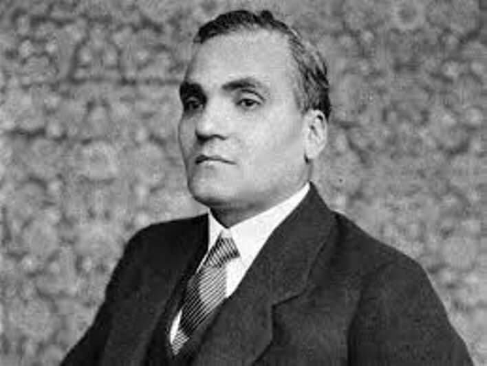 سیاست‌مداری میان دو آتش؛ به مناسبت زادروز حسن تقی‌زاده