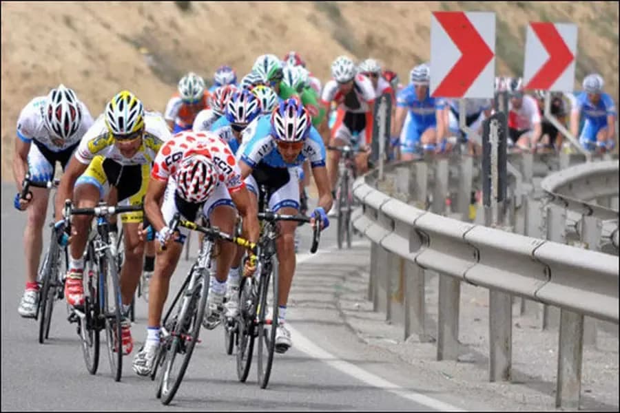 ۸ تیم خارجی در تور بین المللی دوچرخه سواری ایران- آذربایجان حضور دارند