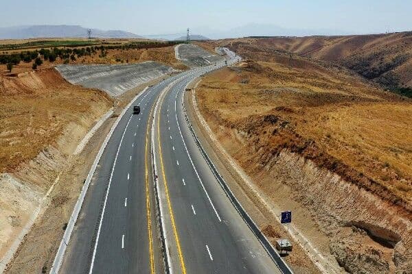 ۹۰ درصد طرح‌های راهسازی زنجان تا دو سال آینده به اتمام می‌رسد