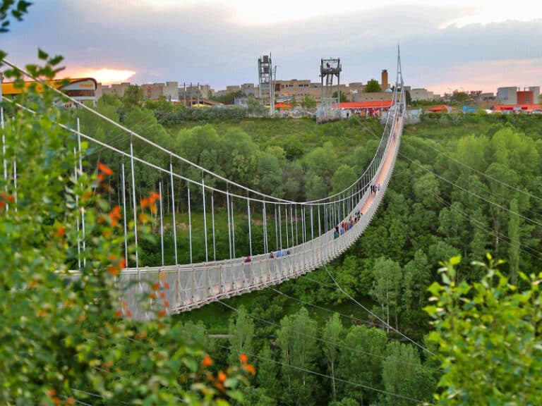 احداث ‌مرتفع‌ترین پل معلق کشور در سراب