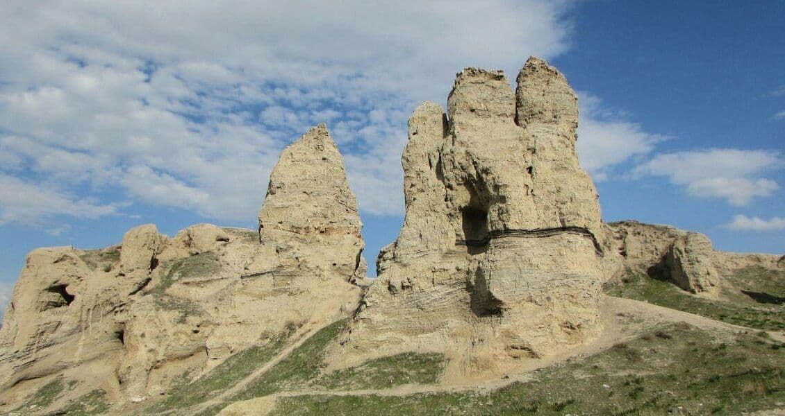 تپه تاریخی مانداگارنا